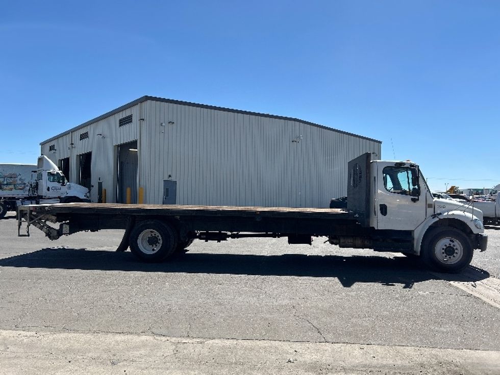Flatbed Truck-Light and Medium Duty Trucks-Freightliner-2019-M2-Fresno-CA-202,435\n\t\tmiles-$ 43,250 - Image 12
