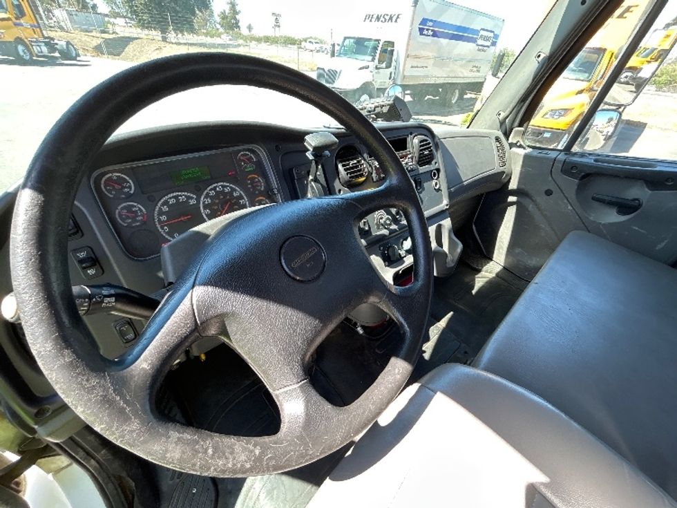 Flatbed Truck-Light and Medium Duty Trucks-Freightliner-2019-M2-Fresno-CA-202,435\n\t\tmiles-$ 43,250 - Image 14