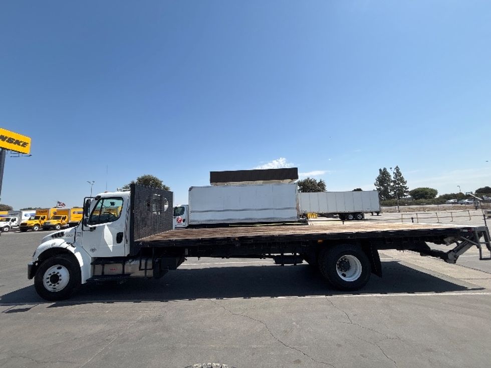 Flatbed Truck-Light and Medium Duty Trucks-Freightliner-2019-M2-Fresno-CA-219,842\n\t\tmiles-$ 40,750 - Image 4