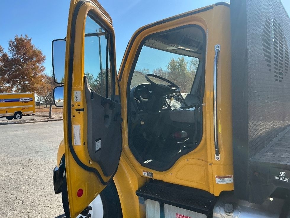 Flatbed Truck-Light and Medium Duty Trucks-Freightliner-2019-M2-Garden City-GA-85,906\n\t\tmiles-$ 53,500 - Image 16