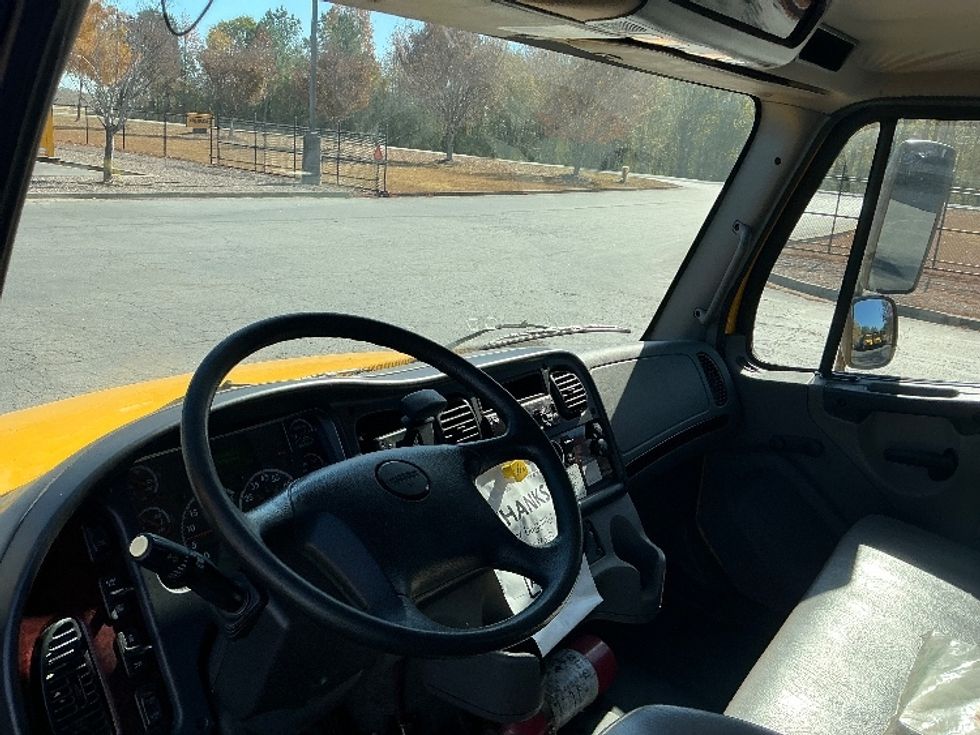 Flatbed Truck-Light and Medium Duty Trucks-Freightliner-2019-M2-Garden City-GA-85,906\n\t\tmiles-$ 53,500 - Image 17