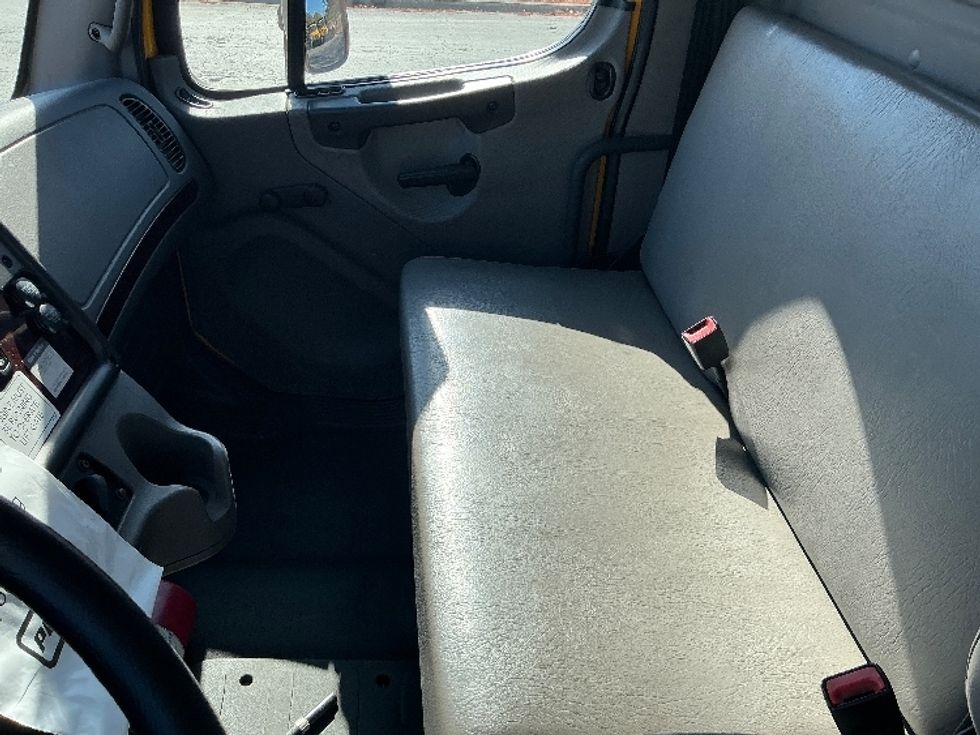 Flatbed Truck-Light and Medium Duty Trucks-Freightliner-2019-M2-Garden City-GA-85,906\n\t\tmiles-$ 53,500 - Image 19