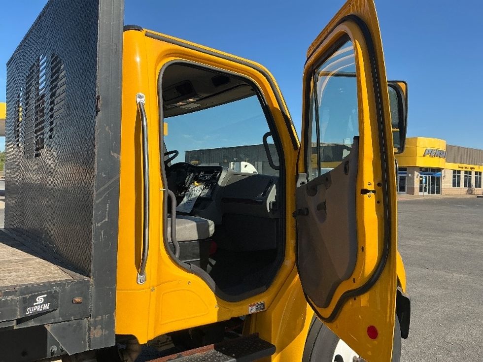 Flatbed Truck-Light and Medium Duty Trucks-Freightliner-2019-M2-Garden City-GA-85,906\n\t\tmiles-$ 53,500 - Image 20
