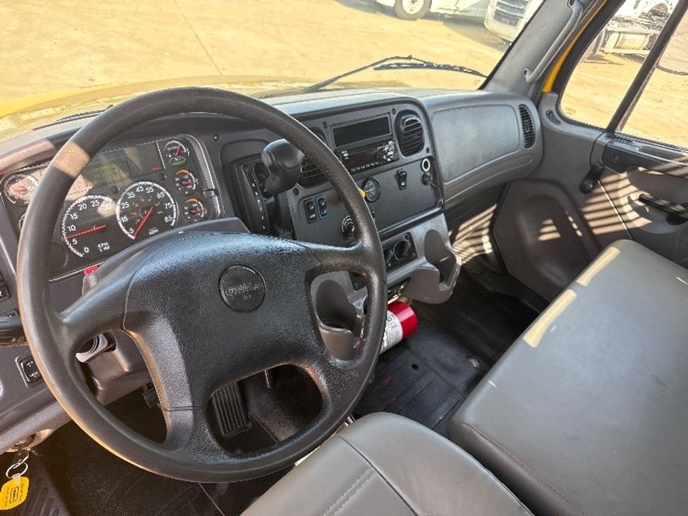 Flatbed Truck-Light and Medium Duty Trucks-Freightliner-2019-M2-Grand Prairie-TX-161,391\n\t\tmiles-$ 49,250 - Image 18