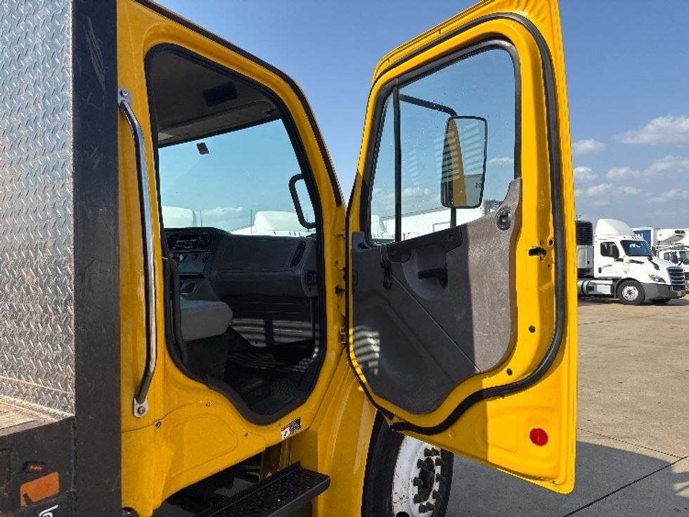 Flatbed Truck-Light and Medium Duty Trucks-Freightliner-2019-M2-Grand Prairie-TX-161,391\n\t\tmiles-$ 49,250 - Image 20