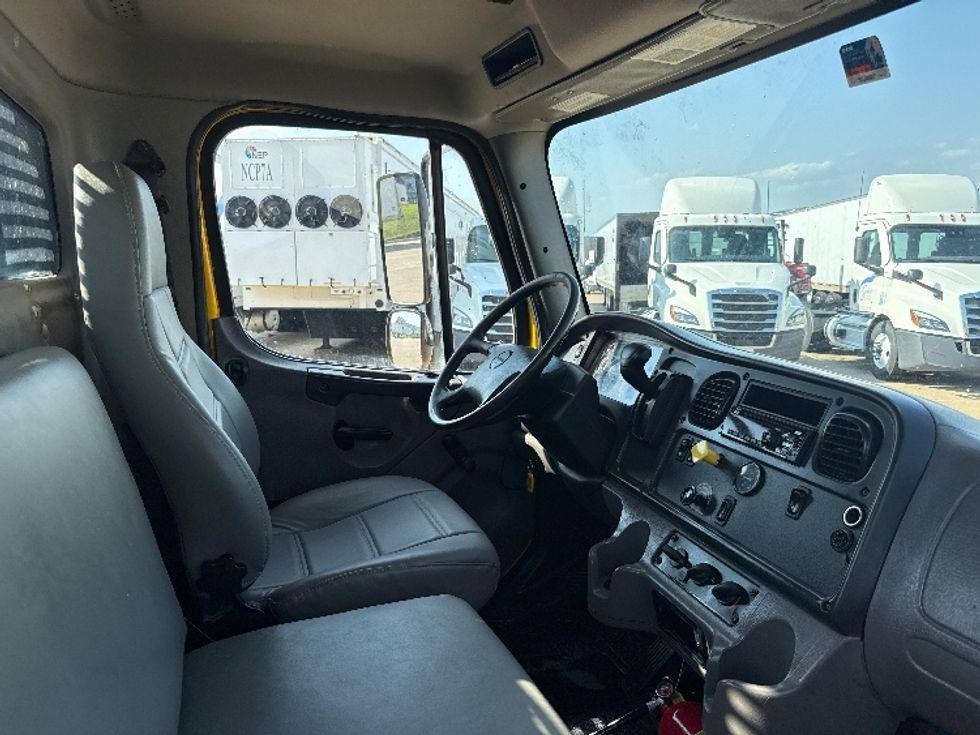 Flatbed Truck-Light and Medium Duty Trucks-Freightliner-2019-M2-Grand Prairie-TX-161,391\n\t\tmiles-$ 49,250 - Image 22