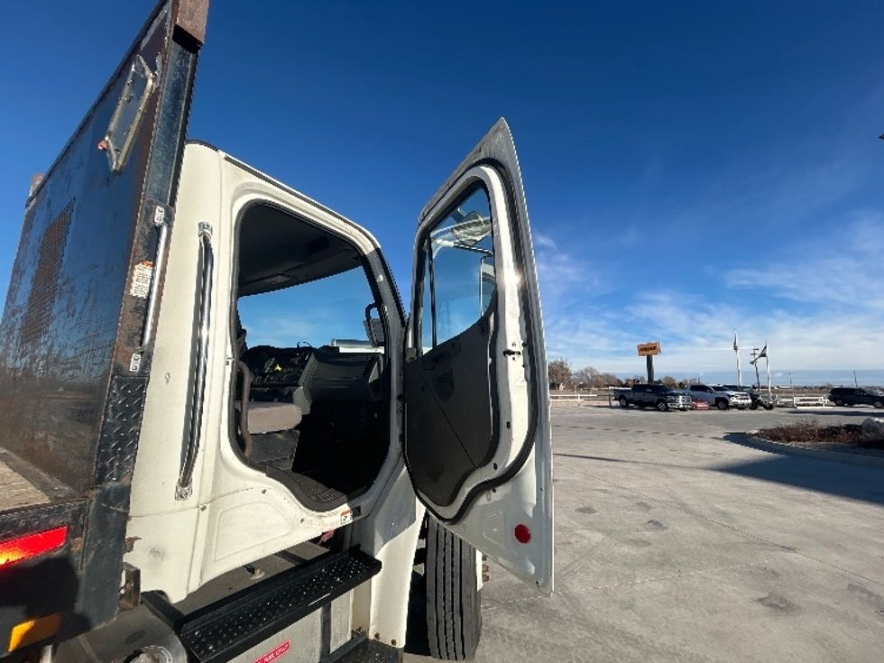 Flatbed Truck-Light and Medium Duty Trucks-Freightliner-2019-M2-Greeley-CO-172,848\n\t\tmiles-$ 41,000 - Image 16