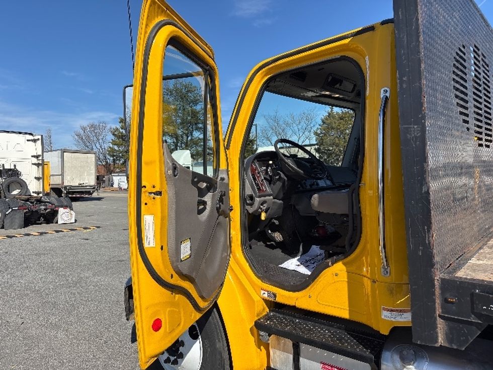 Flatbed Truck-Light and Medium Duty Trucks-Freightliner-2019-M2-Greensboro-NC-145,999\n\t\tmiles-$ 44,250 - Image 16