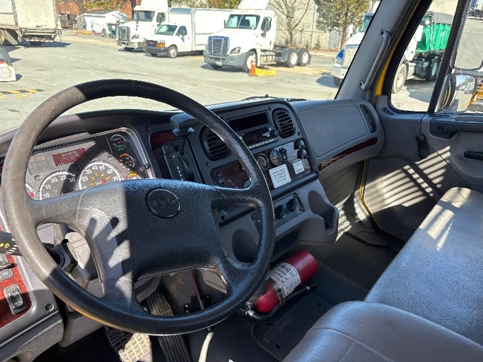 Flatbed Truck-Light and Medium Duty Trucks-Freightliner-2019-M2-Greensboro-NC-145,999\n\t\tmiles-$ 44,250 - Image 17