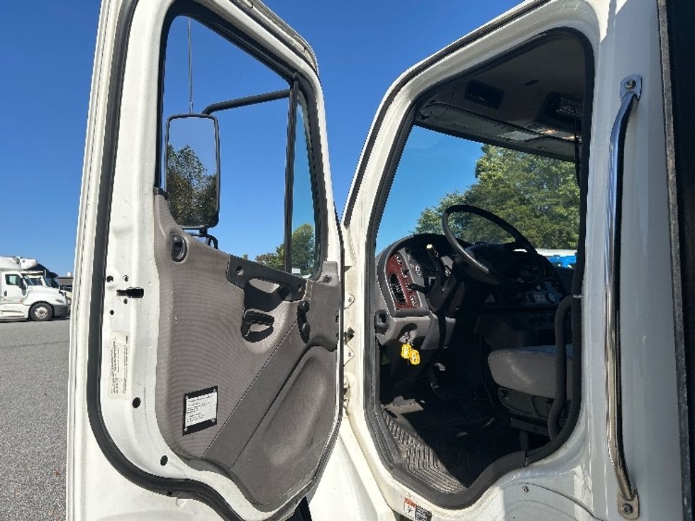 Flatbed Truck-Light and Medium Duty Trucks-Freightliner-2019-M2-Greensboro-NC-268,250\n\t\tmiles-$ 30,750 - Image 12