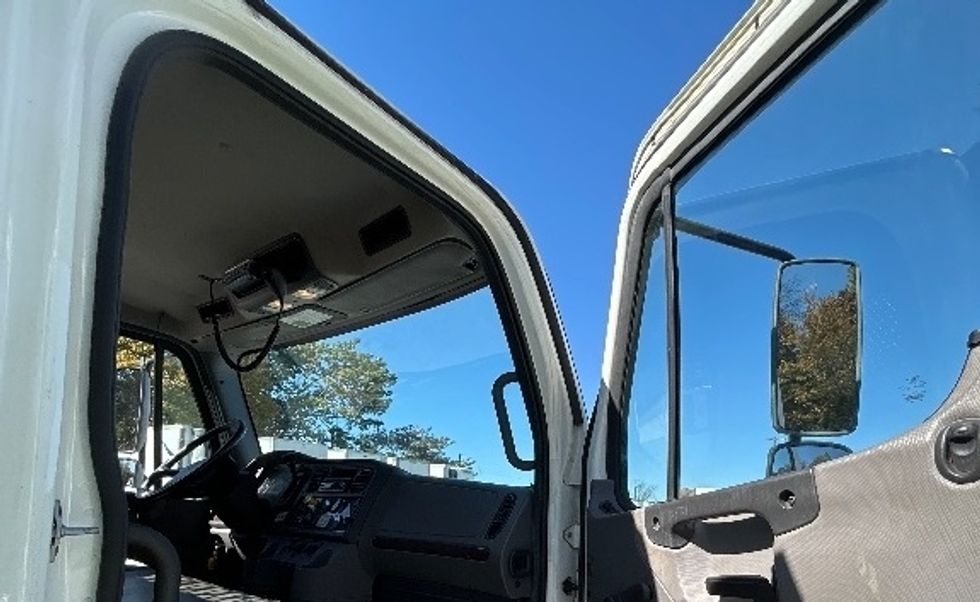 Flatbed Truck-Light and Medium Duty Trucks-Freightliner-2019-M2-Greensboro-NC-268,250\n\t\tmiles-$ 30,750 - Image 14