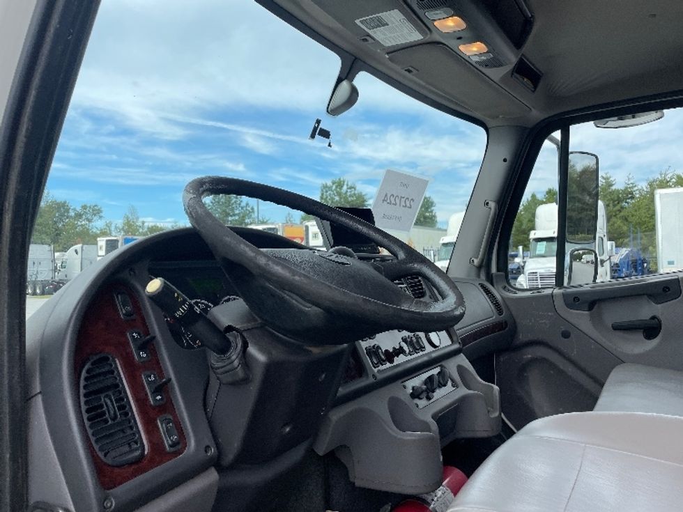 Flatbed Truck-Light and Medium Duty Trucks-Freightliner-2019-M2-Greenville-SC-181,409\n\t\tmiles-$ 50,250 - Image 17