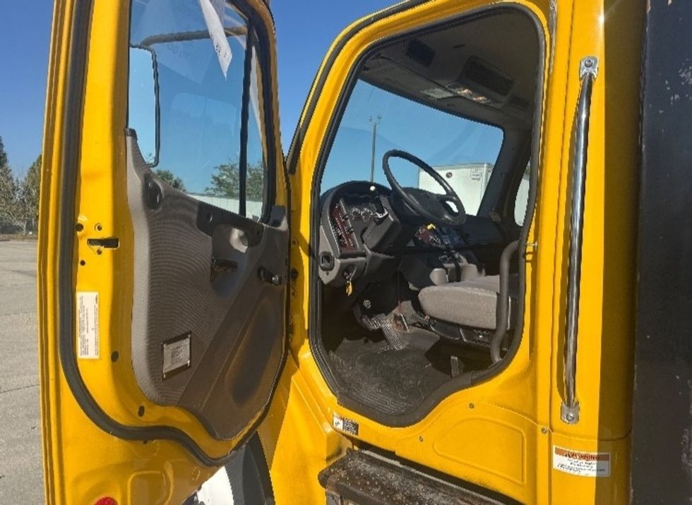 Flatbed Truck-Light and Medium Duty Trucks-Freightliner-2019-M2-Hammond-LA-128,753\n\t\tmiles-$ 50,500 - Image 13
