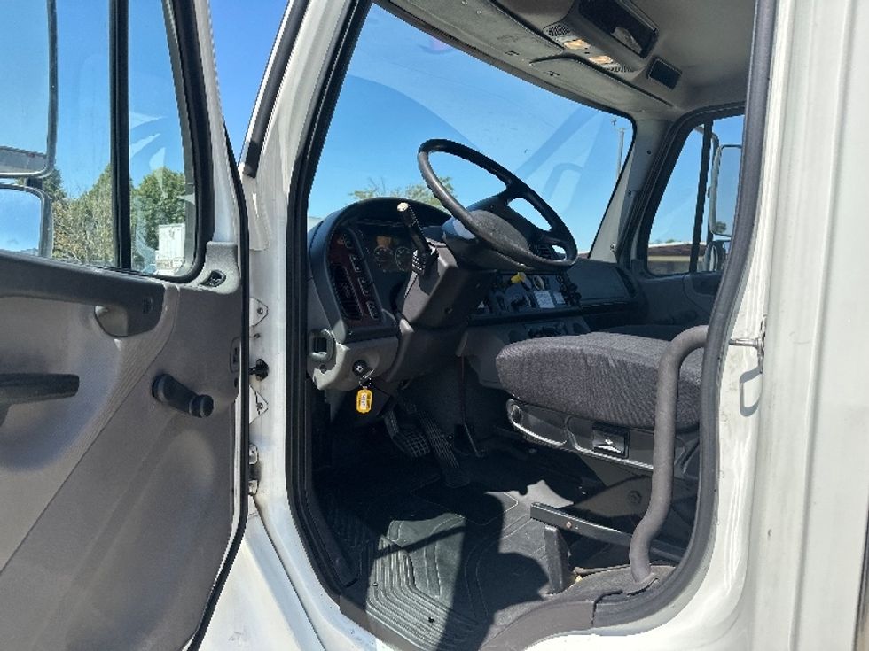 Flatbed Truck-Light and Medium Duty Trucks-Freightliner-2019-M2-Hammond-LA-162,238\n\t\tmiles-$ 51,750 - Image 13