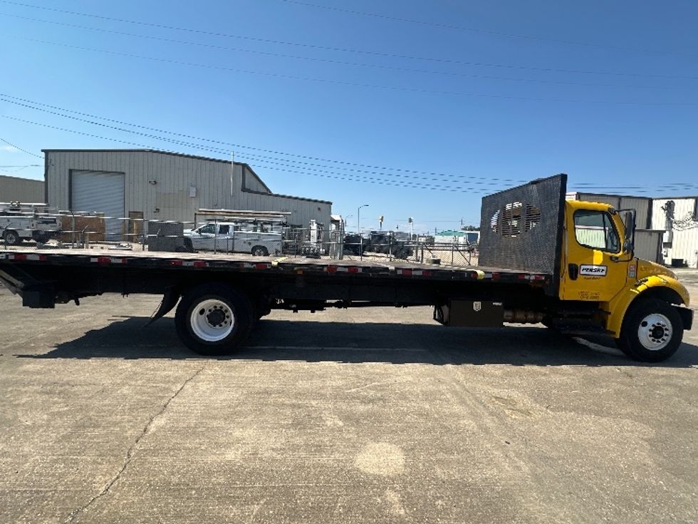 Flatbed Truck-Light and Medium Duty Trucks-Freightliner-2019-M2-Hammond-LA-192,675\n\t\tmiles-$ 40,750 - Image 12