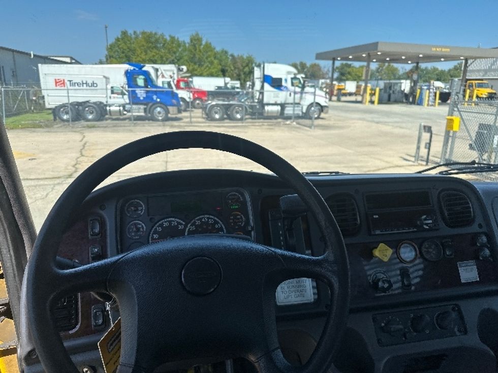 Flatbed Truck-Light and Medium Duty Trucks-Freightliner-2019-M2-Hammond-LA-192,675\n\t\tmiles-$ 40,750 - Image 15