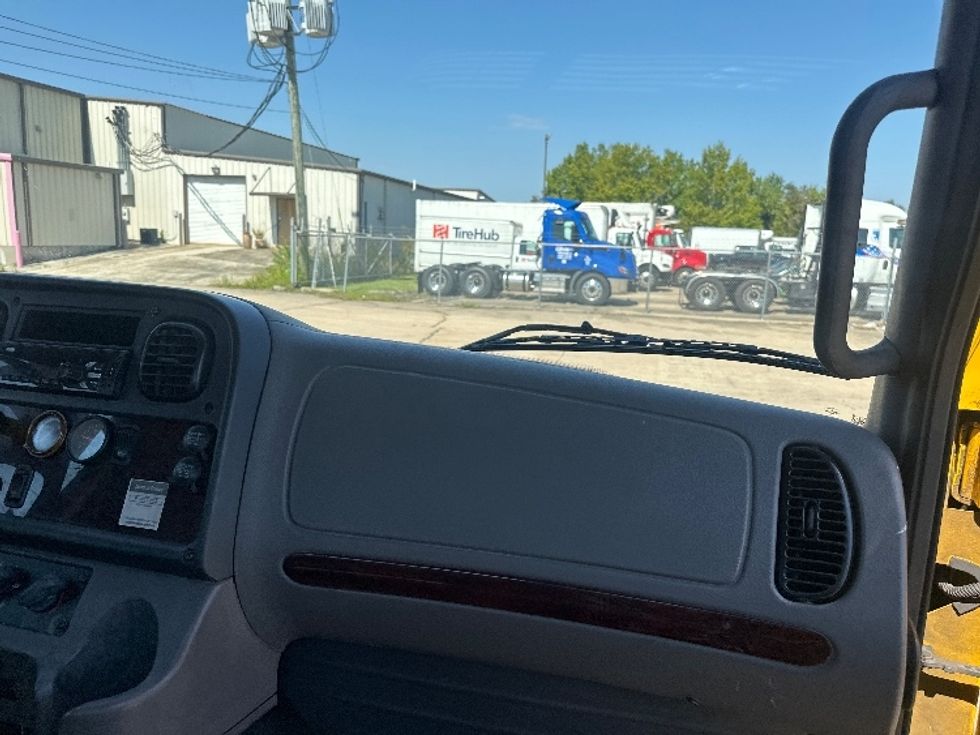 Flatbed Truck-Light and Medium Duty Trucks-Freightliner-2019-M2-Hammond-LA-192,675\n\t\tmiles-$ 40,750 - Image 18