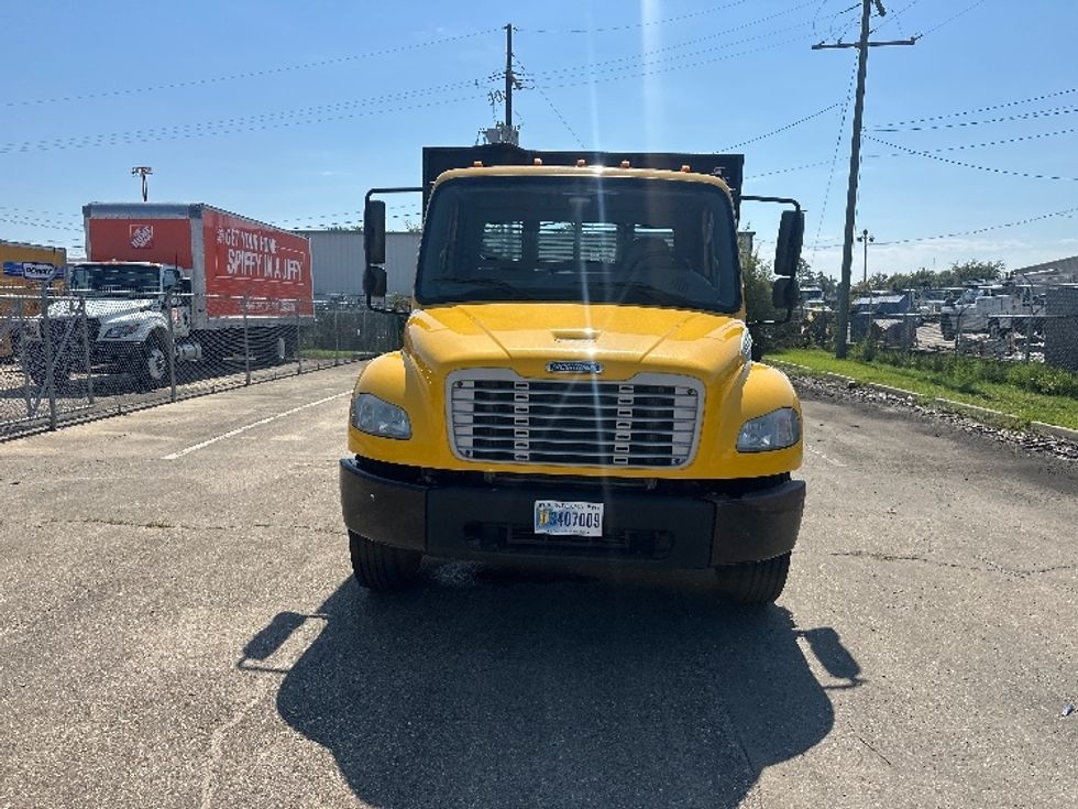 Flatbed Truck-Light and Medium Duty Trucks-Freightliner-2019-M2-Hammond-LA-192,675\n\t\tmiles-$ 40,750 - Image 2