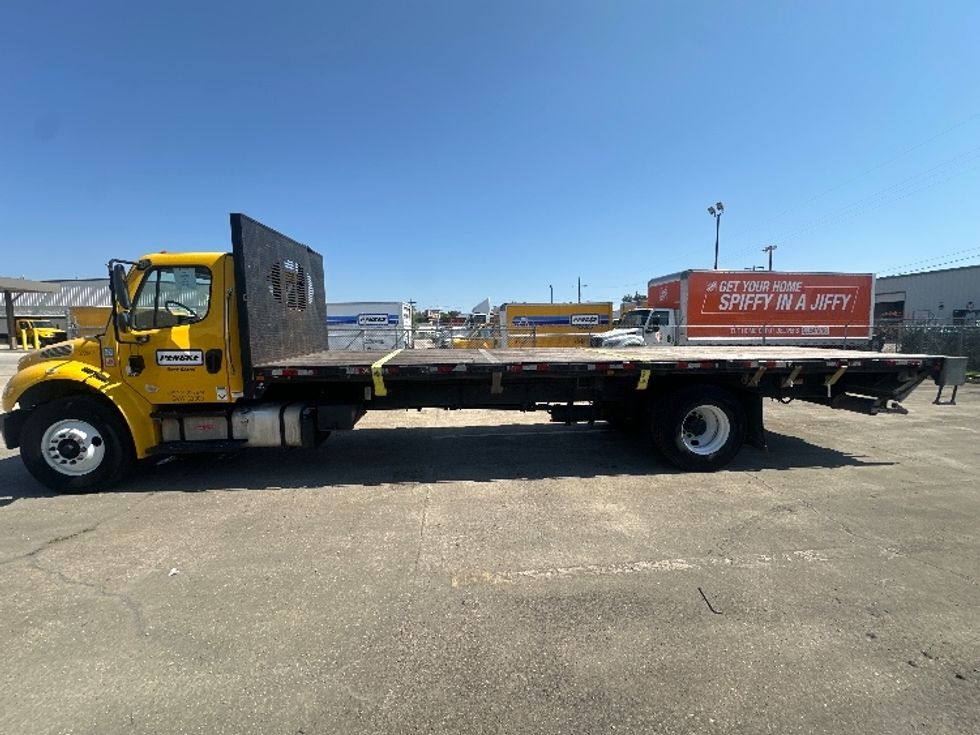 Flatbed Truck-Light and Medium Duty Trucks-Freightliner-2019-M2-Hammond-LA-192,675\n\t\tmiles-$ 40,750 - Image 4