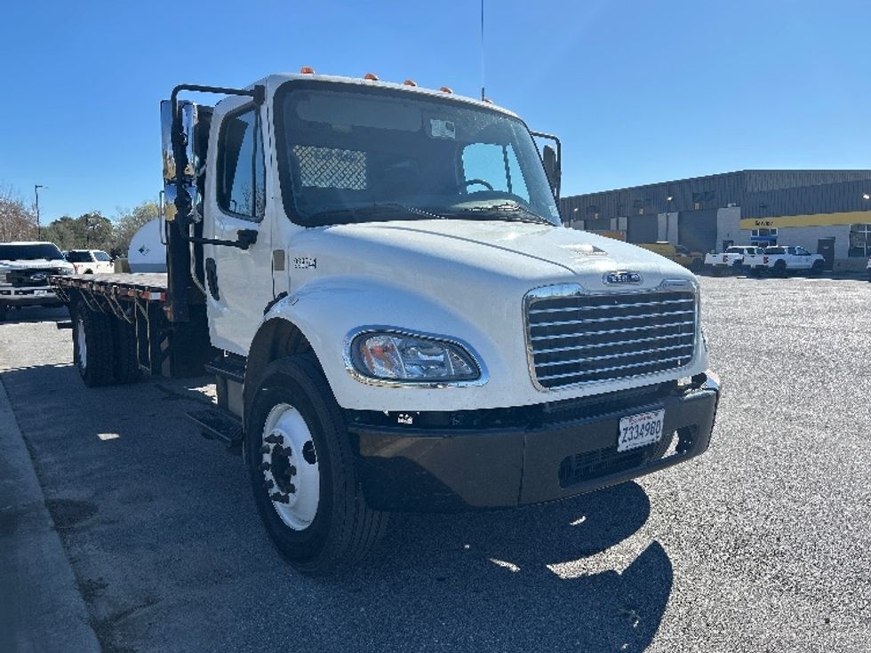 Flatbed Truck-Light and Medium Duty Trucks-Freightliner-2019-M2-Hammond-LA-233,382\n\t\tmiles-$ 29,000 - Image 1