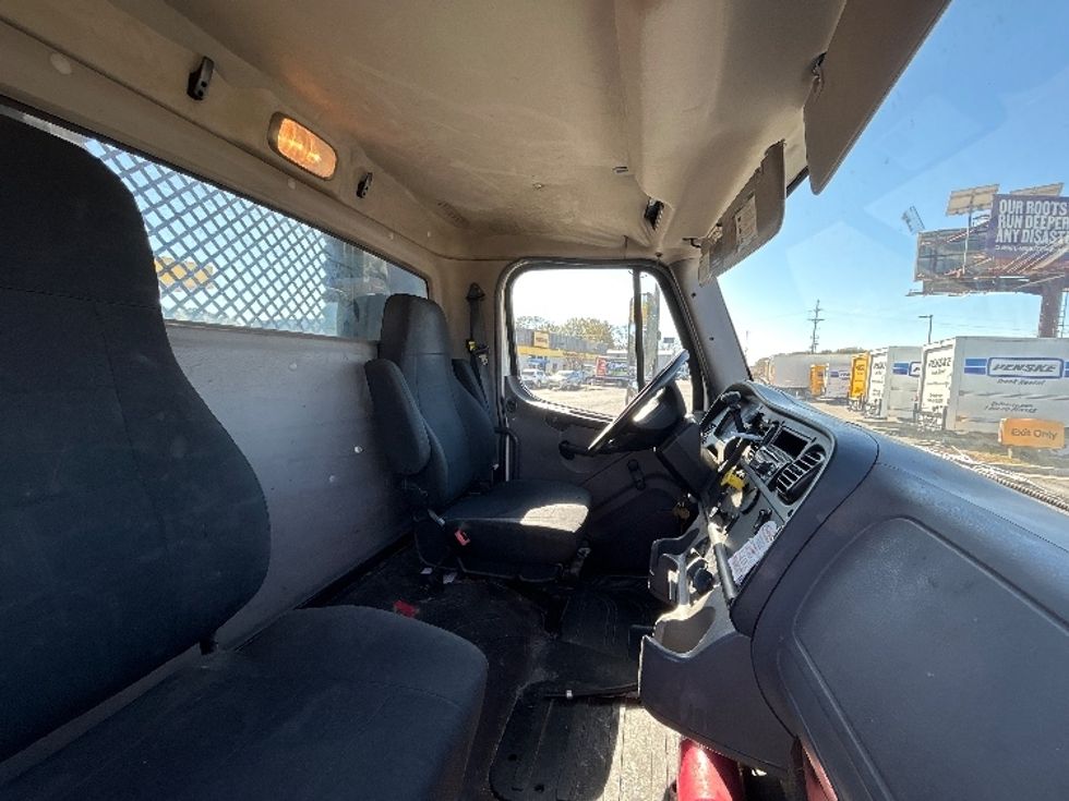 Flatbed Truck-Light and Medium Duty Trucks-Freightliner-2019-M2-Hammond-LA-233,382\n\t\tmiles-$ 29,000 - Image 17