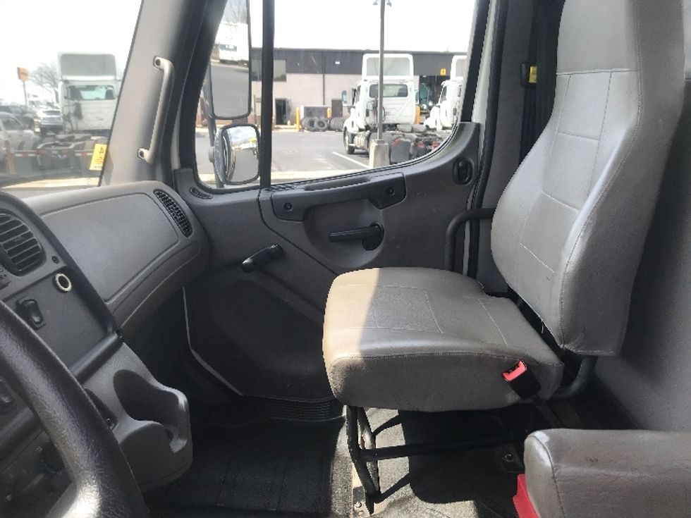 Flatbed Truck-Light and Medium Duty Trucks-Freightliner-2019-M2-Harrisburg-PA-93,203\n\t\tmiles-$ 53,750 - Image 16