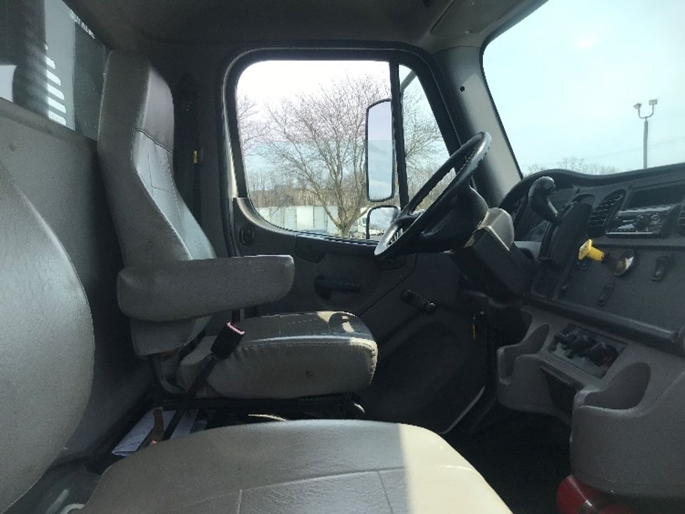 Flatbed Truck-Light and Medium Duty Trucks-Freightliner-2019-M2-Harrisburg-PA-93,203\n\t\tmiles-$ 53,750 - Image 19