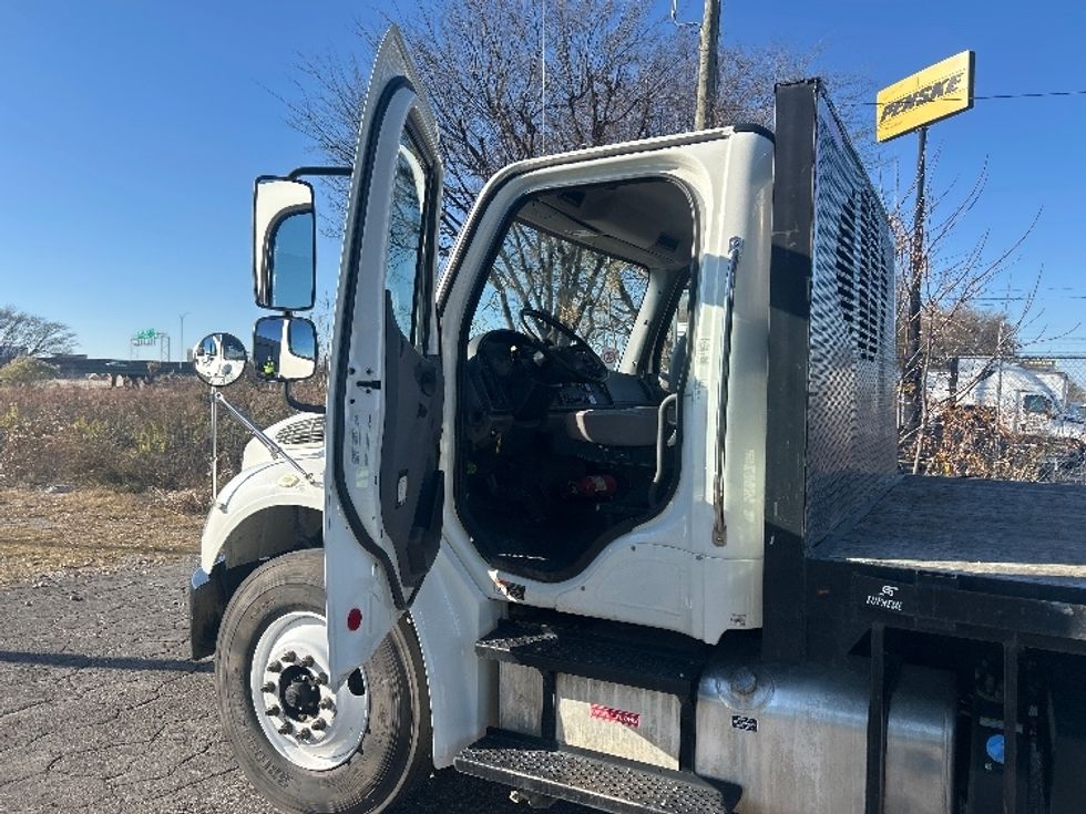 Flatbed Truck-Light and Medium Duty Trucks-Freightliner-2019-M2-Homewood-AL-129,590\n\t\tmiles-$ 55,000 - Image 14