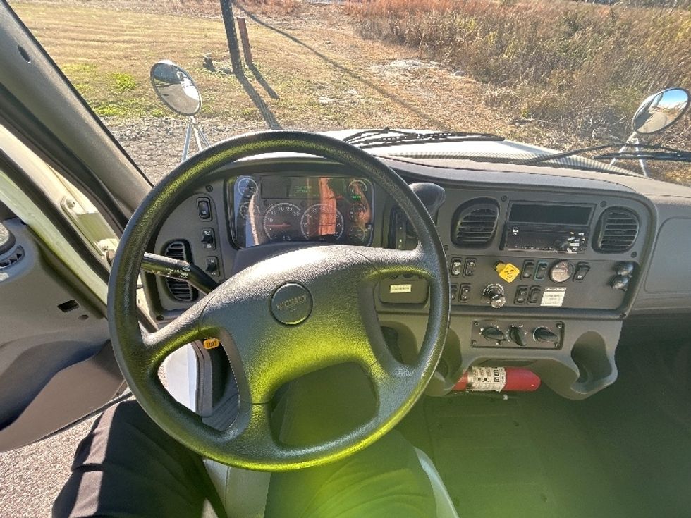 Flatbed Truck-Light and Medium Duty Trucks-Freightliner-2019-M2-Homewood-AL-129,590\n\t\tmiles-$ 55,000 - Image 16