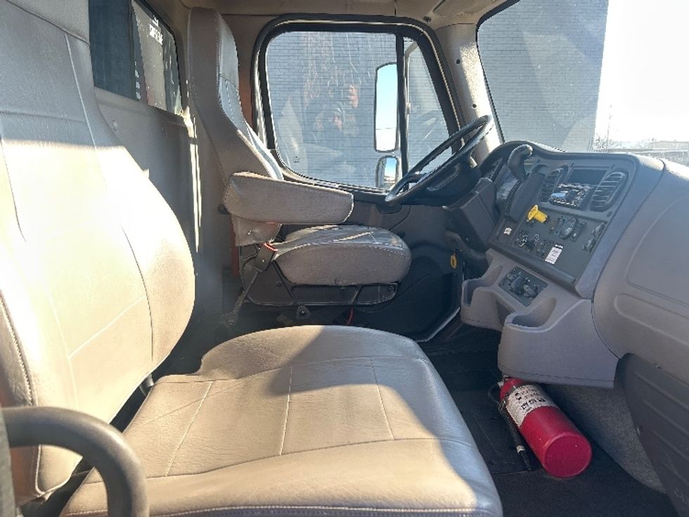 Flatbed Truck-Light and Medium Duty Trucks-Freightliner-2019-M2-Homewood-AL-129,590\n\t\tmiles-$ 55,000 - Image 20