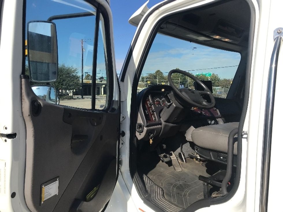 Flatbed Truck-Light and Medium Duty Trucks-Freightliner-2019-M2-Houston-TX-104,555\n\t\tmiles-$ 51,500 - Image 16