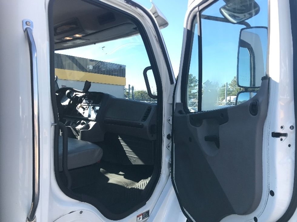Flatbed Truck-Light and Medium Duty Trucks-Freightliner-2019-M2-Houston-TX-104,555\n\t\tmiles-$ 51,500 - Image 20