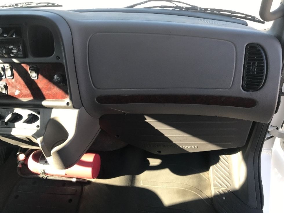 Flatbed Truck-Light and Medium Duty Trucks-Freightliner-2019-M2-Houston-TX-104,555\n\t\tmiles-$ 51,500 - Image 21