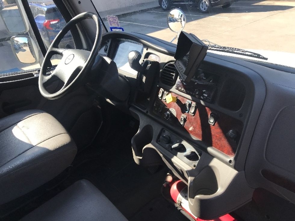 Flatbed Truck-Light and Medium Duty Trucks-Freightliner-2019-M2-Houston-TX-104,555\n\t\tmiles-$ 51,500 - Image 22