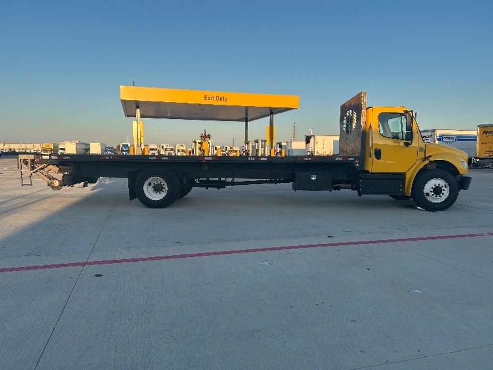 Flatbed Truck-Light and Medium Duty Trucks-Freightliner-2019-M2-Houston-TX-185,136\n\t\tmiles-$ 42,750 - Image 15