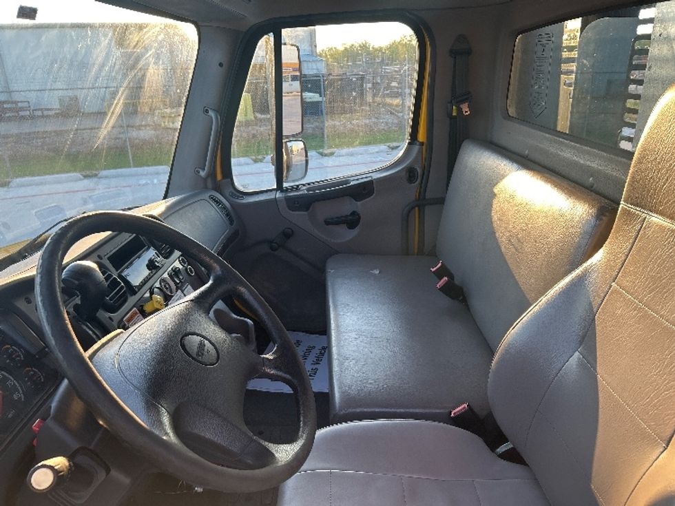 Flatbed Truck-Light and Medium Duty Trucks-Freightliner-2019-M2-Houston-TX-185,136\n\t\tmiles-$ 42,750 - Image 19