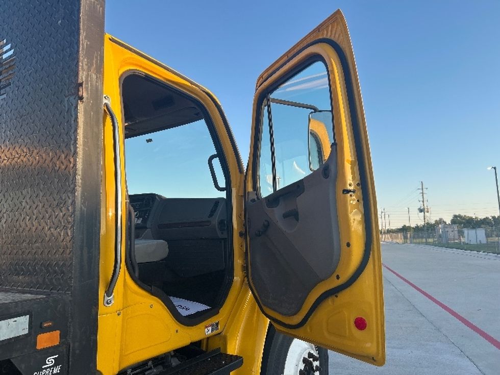Flatbed Truck-Light and Medium Duty Trucks-Freightliner-2019-M2-Houston-TX-185,136\n\t\tmiles-$ 42,750 - Image 20