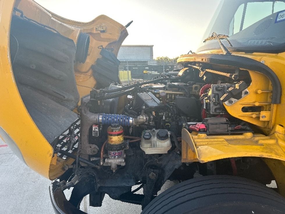 Flatbed Truck-Light and Medium Duty Trucks-Freightliner-2019-M2-Houston-TX-185,136\n\t\tmiles-$ 42,750 - Image 24