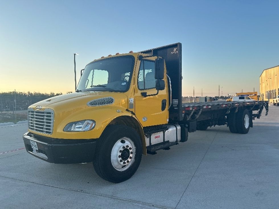 Flatbed Truck-Light and Medium Duty Trucks-Freightliner-2019-M2-Houston-TX-185,136\n\t\tmiles-$ 42,750 - Image 3