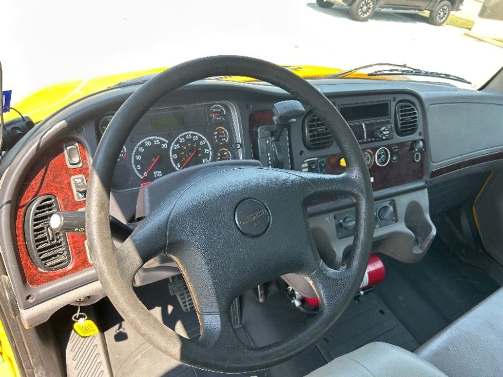 Flatbed Truck-Light and Medium Duty Trucks-Freightliner-2019-M2-Houston-TX-206,875\n\t\tmiles-$ 39,750 - Image 17