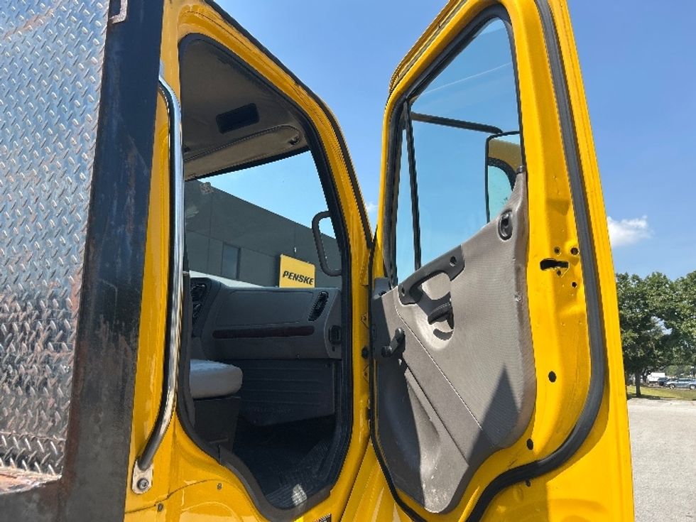 Flatbed Truck-Light and Medium Duty Trucks-Freightliner-2019-M2-Houston-TX-206,875\n\t\tmiles-$ 39,750 - Image 20