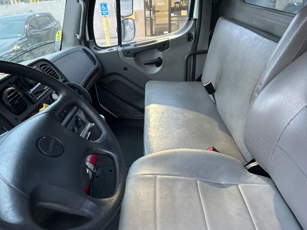 Flatbed Truck-Light and Medium Duty Trucks-Freightliner-2019-M2-Houston-TX-218,586\n\t\tmiles-$ 57,250 - Image 13