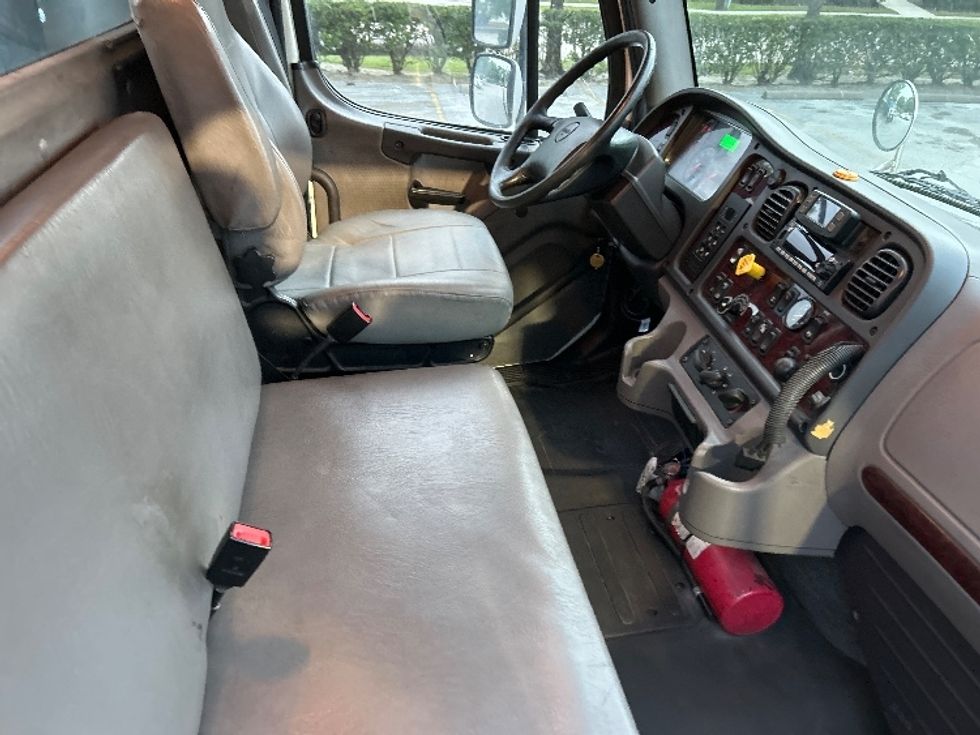 Flatbed Truck-Light and Medium Duty Trucks-Freightliner-2019-M2-Houston-TX-218,586\n\t\tmiles-$ 57,250 - Image 16