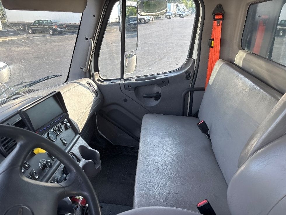 Flatbed Truck-Light and Medium Duty Trucks-Freightliner-2019-M2-Indianapolis-IN-227,853\n\t\tmiles-$ 57,000 - Image 19