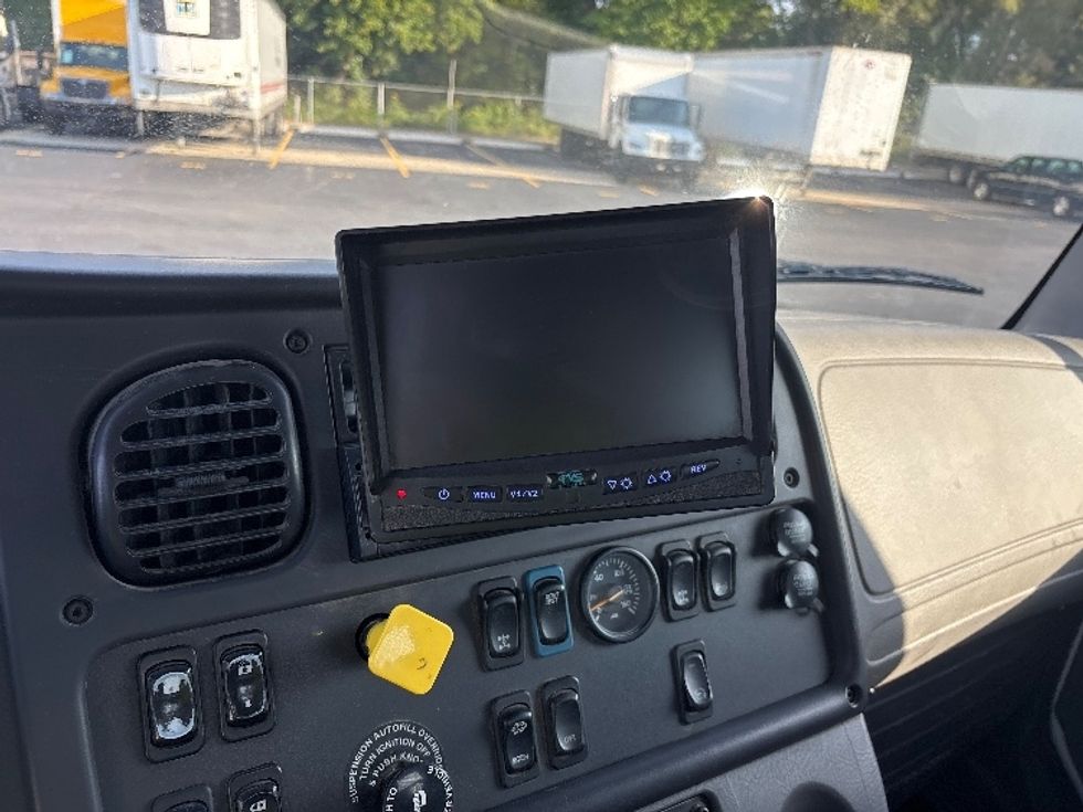 Flatbed Truck-Light and Medium Duty Trucks-Freightliner-2019-M2-Indianapolis-IN-227,853\n\t\tmiles-$ 57,000 - Image 25