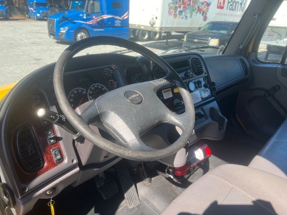 Flatbed Truck-Light and Medium Duty Trucks-Freightliner-2019-M2-Jonesboro-GA-92,455\n\t\tmiles-$ 55,500 - Image 16