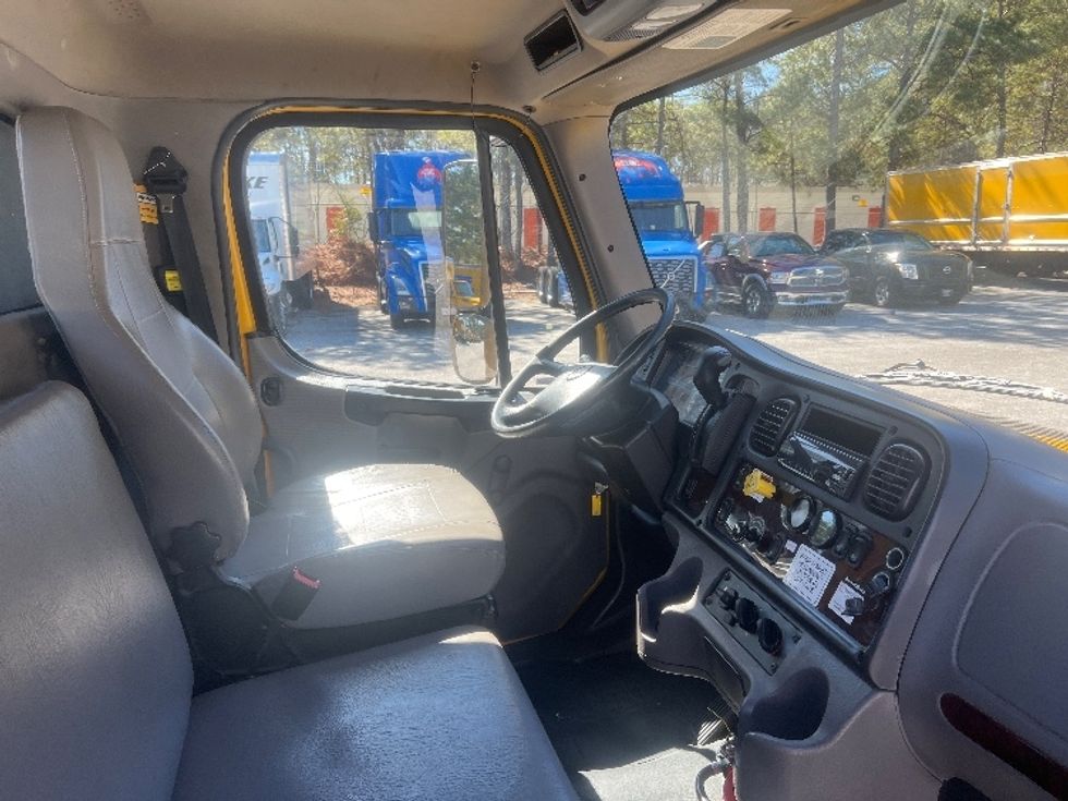 Flatbed Truck-Light and Medium Duty Trucks-Freightliner-2019-M2-Jonesboro-GA-92,455\n\t\tmiles-$ 55,500 - Image 21