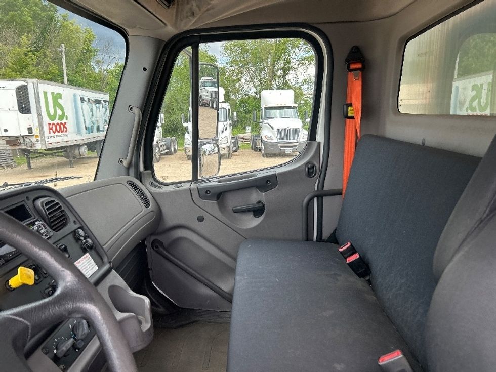Flatbed Truck-Light and Medium Duty Trucks-Freightliner-2019-M2-Kalamazoo-MI-62,332\n\t\tmiles-$ 82,250 - Image 19