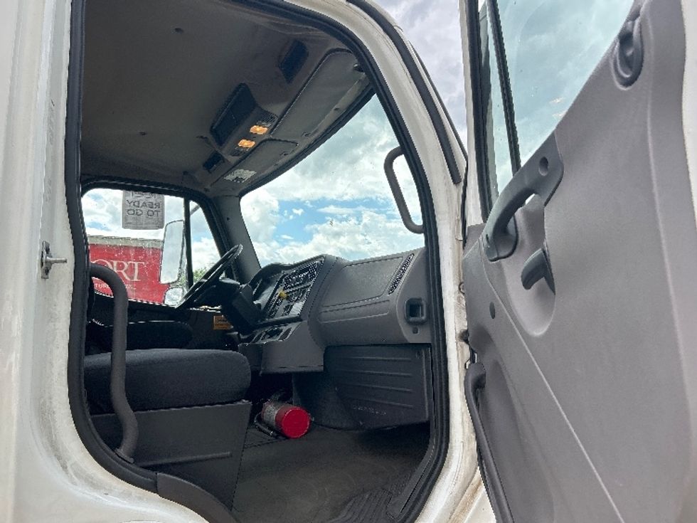 Flatbed Truck-Light and Medium Duty Trucks-Freightliner-2019-M2-Kalamazoo-MI-62,332\n\t\tmiles-$ 82,250 - Image 20