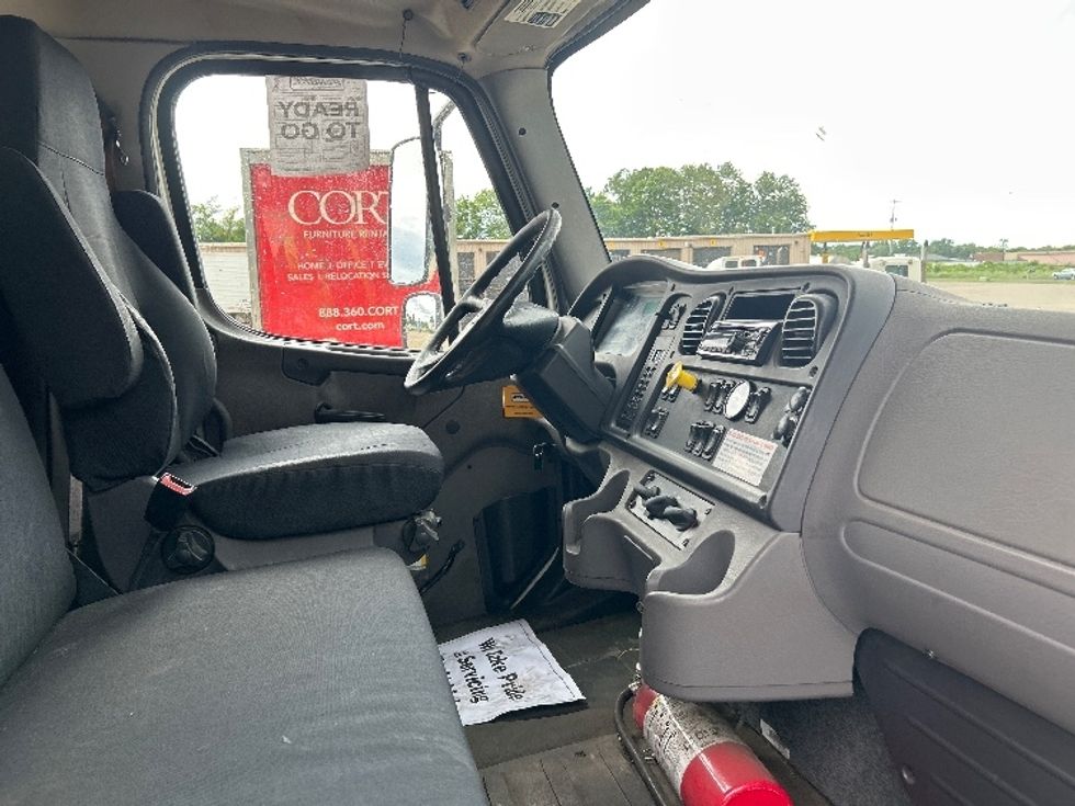 Flatbed Truck-Light and Medium Duty Trucks-Freightliner-2019-M2-Kalamazoo-MI-62,332\n\t\tmiles-$ 82,250 - Image 22